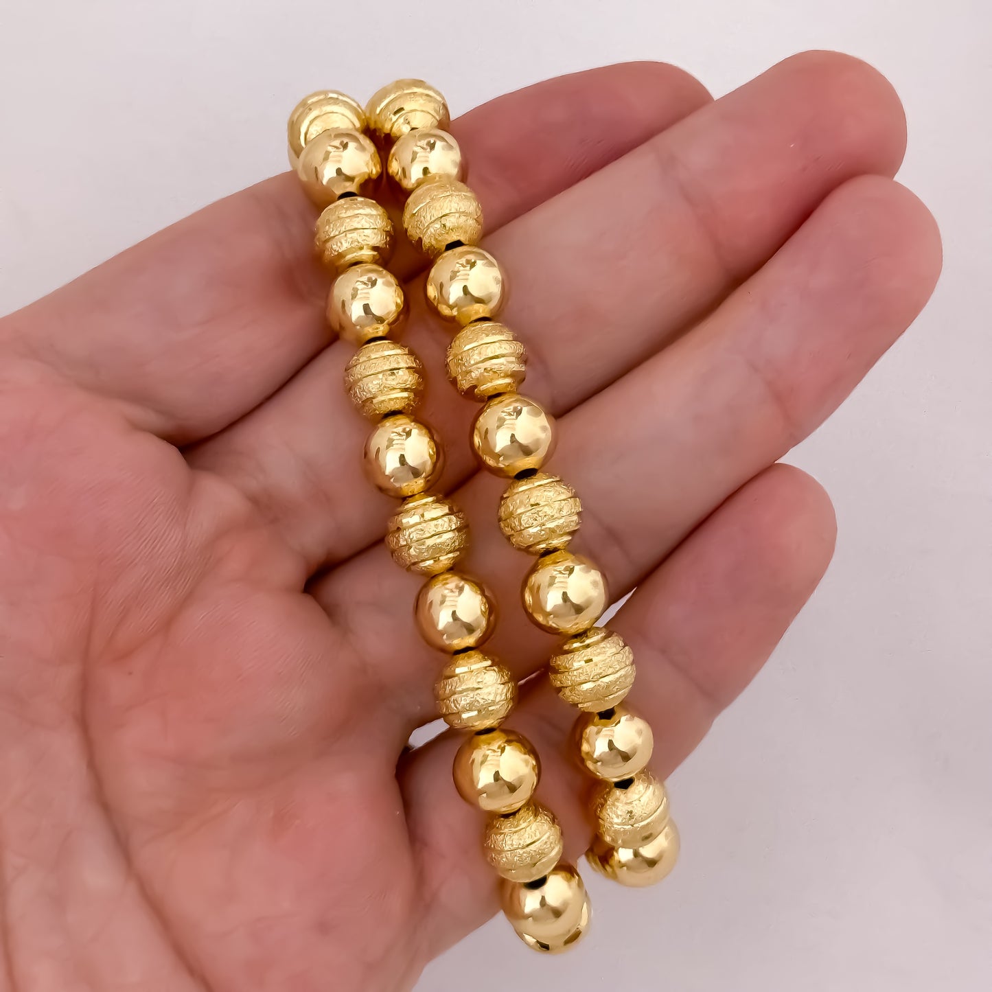 Pulseras para Parejas en Balina Diamantado y Liso Numero 8mm en Oro Laminado 18k con Garantía de por vida mismo color de Oro 18k