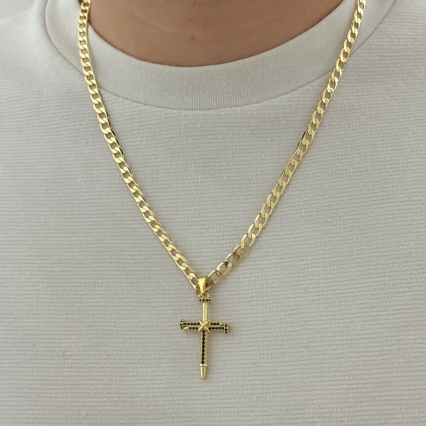 Cadena Cubana de hombre Gruesa de 60cm + Dije de Cruz Clavo con Micro Circones Negro en Oro Laminado 18k con Garantia de por vida